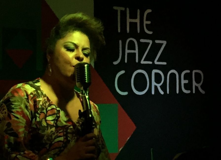 Fabiana Cozza en vivo en The Jazz Corner